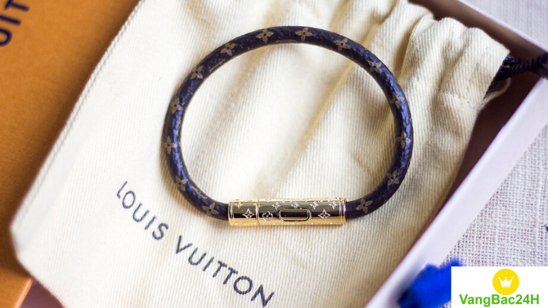 Vòng Đeo Tay Louis Vuitton Confidential Bracelet giá bao nhiêu ...
