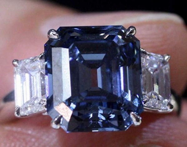 Nhẫn nam đính kim cương vàng 18K | Mẫu nhẫn nam gắn kim cương đẹp