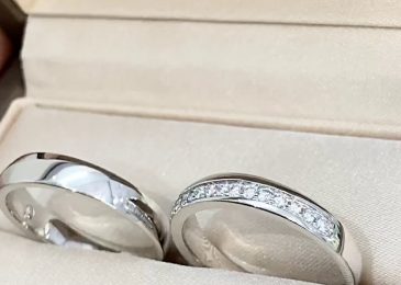 Có nên mua nhẫn cưới vàng trắng, bạch kim không? Mua ở đâu?